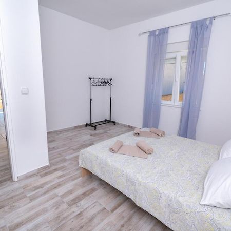 Apartmani Ajp โพเซดารเย ภายนอก รูปภาพ