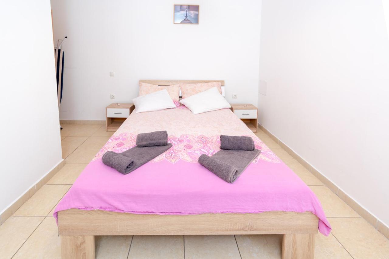 Apartmani Ajp โพเซดารเย ภายนอก รูปภาพ